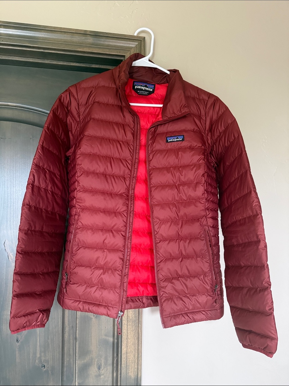 Women’s Patagonia Quilted Jacket in Burgundy with Red Lining, Medium